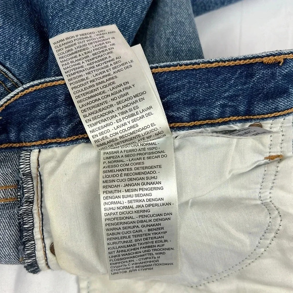 Levi’s Women’s 28 Wedgie Distressed Button Fly Jean - Picture 7 of 16